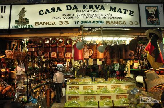 É claro que tinha de ter uma banca de Erva Mate no Mercado Municipal de Porto Alegre, no Rio Grande do Sul